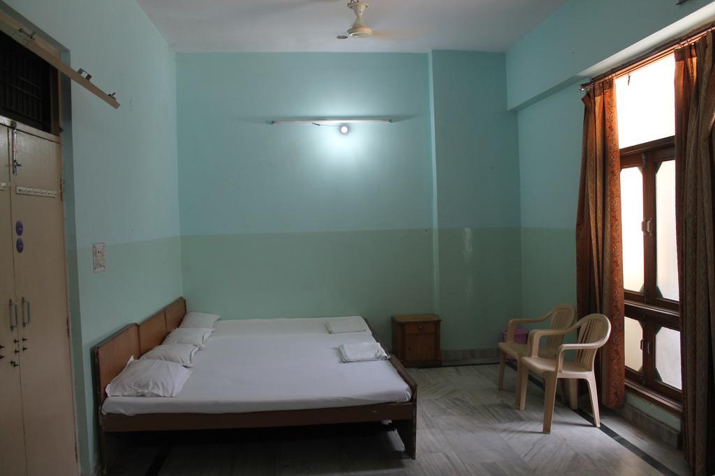 Krishnam Guest House Mathura Exterior foto